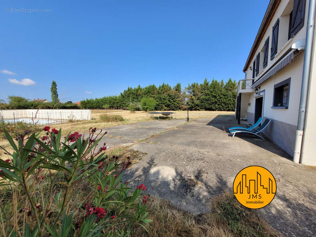 Maison à MONETAY-SUR-ALLIER