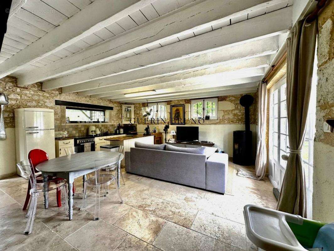 Maison à ROUFFIGNAC-DE-SIGOULES