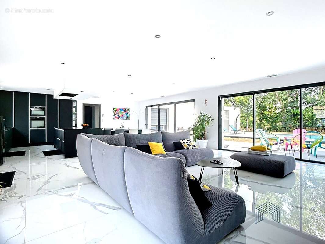 Maison à SAINT-SULPICE