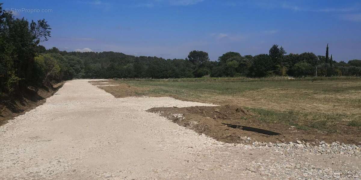 Terrain à UZES