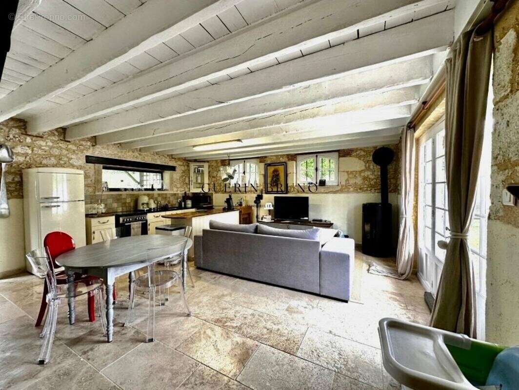 Maison à ROUFFIGNAC-DE-SIGOULES