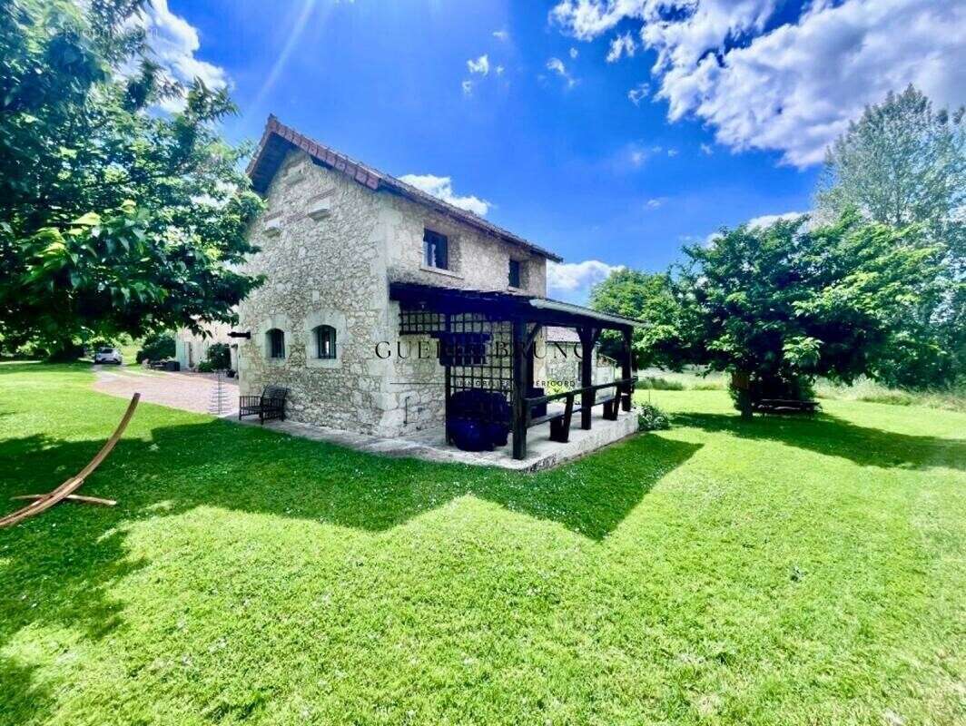 Maison à ROUFFIGNAC-DE-SIGOULES