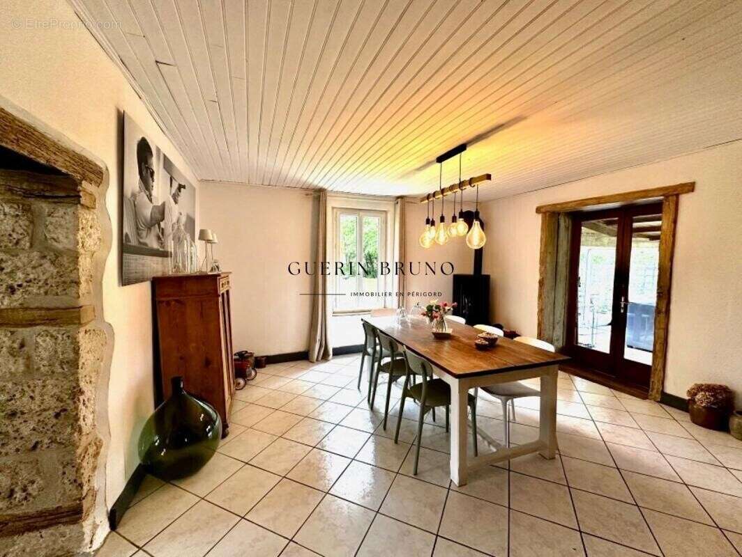 Maison à ROUFFIGNAC-DE-SIGOULES