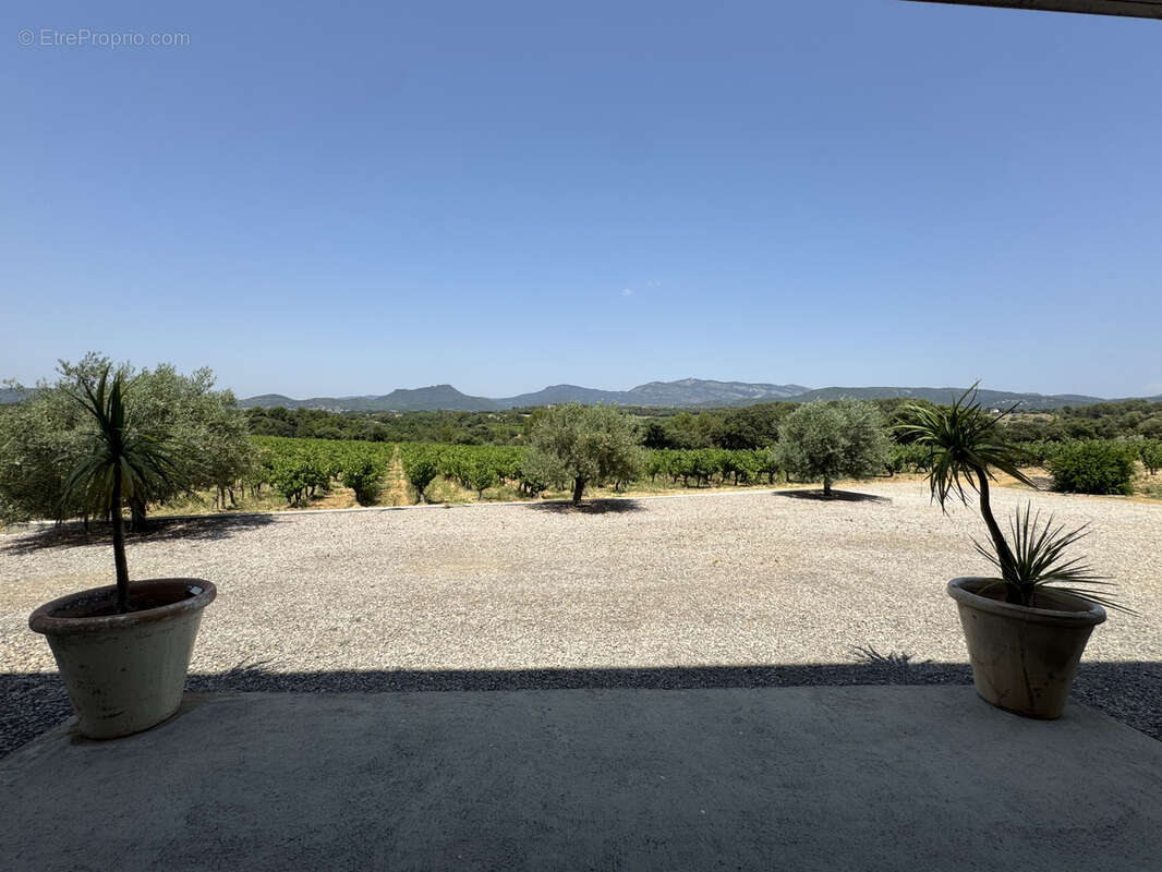 Maison à MONTPEYROUX