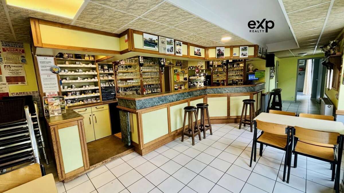 Commerce à CARELLES