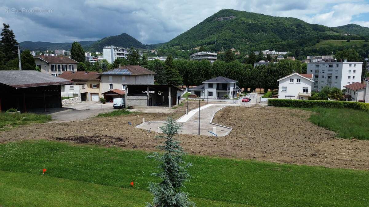 Terrain à VOIRON