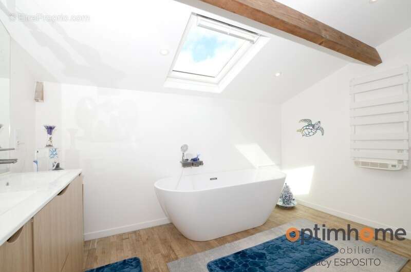 Maison à AVAILLES-LIMOUZINE