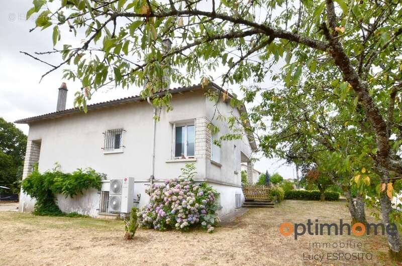 Maison à AVAILLES-LIMOUZINE