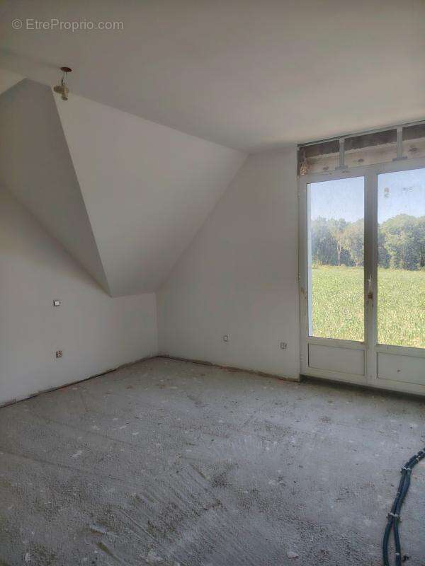 Maison à MARCE-SUR-ESVES