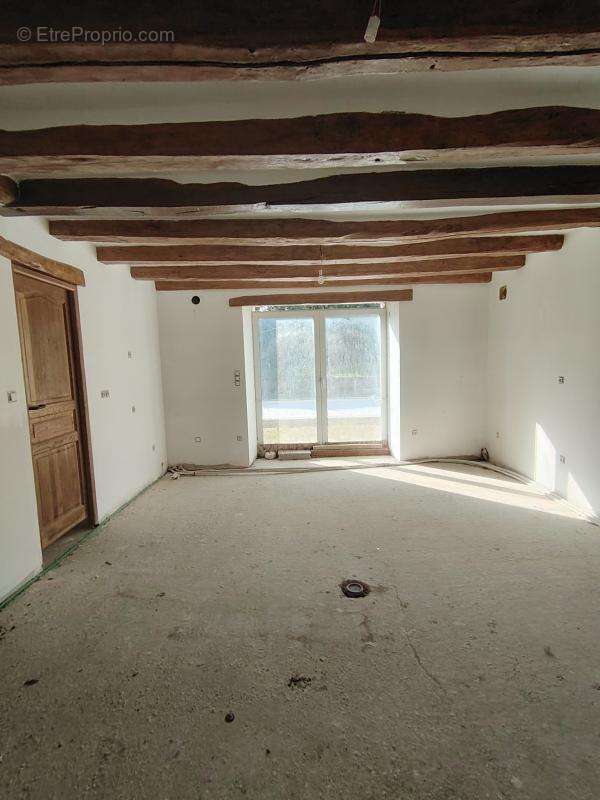 Maison à MARCE-SUR-ESVES