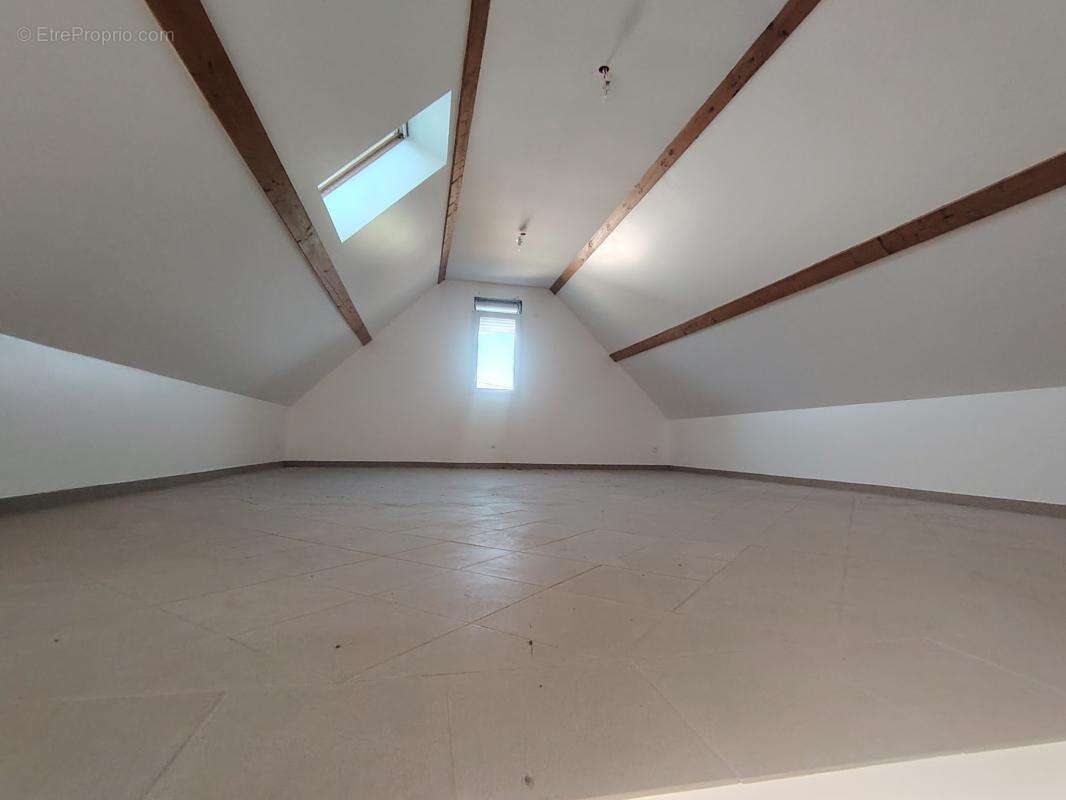 Maison à MARCE-SUR-ESVES