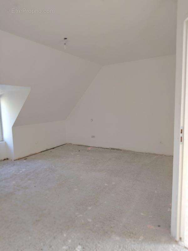 Maison à MARCE-SUR-ESVES