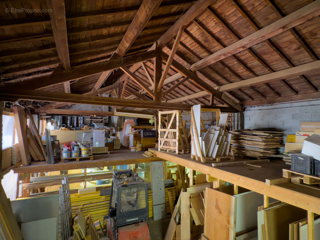 Commerce à LA VOULTE-SUR-RHONE