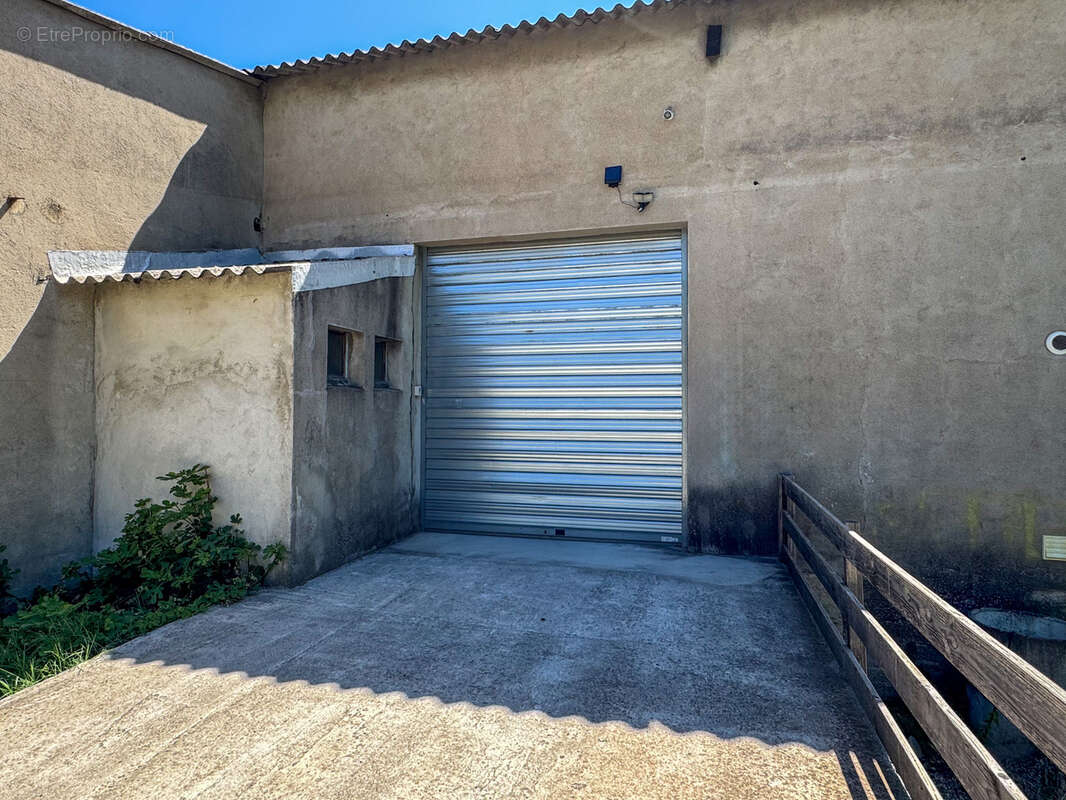 Commerce à LA VOULTE-SUR-RHONE