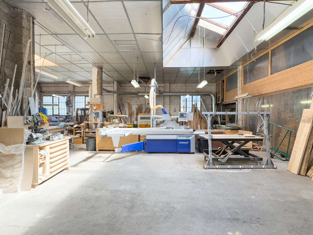 Commerce à LA VOULTE-SUR-RHONE