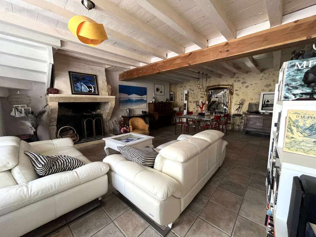 Maison à ISLE-SAINT-GEORGES