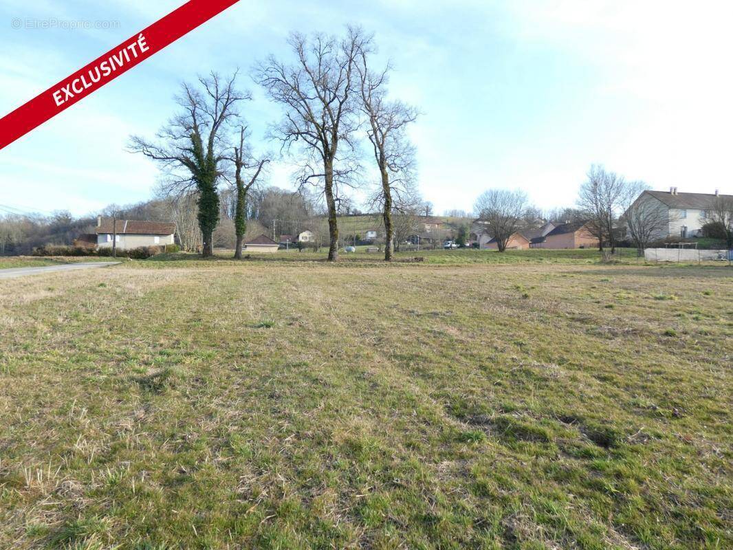 Terrain à BELLEY
