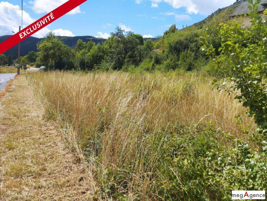 Terrain à MEYRUEIS