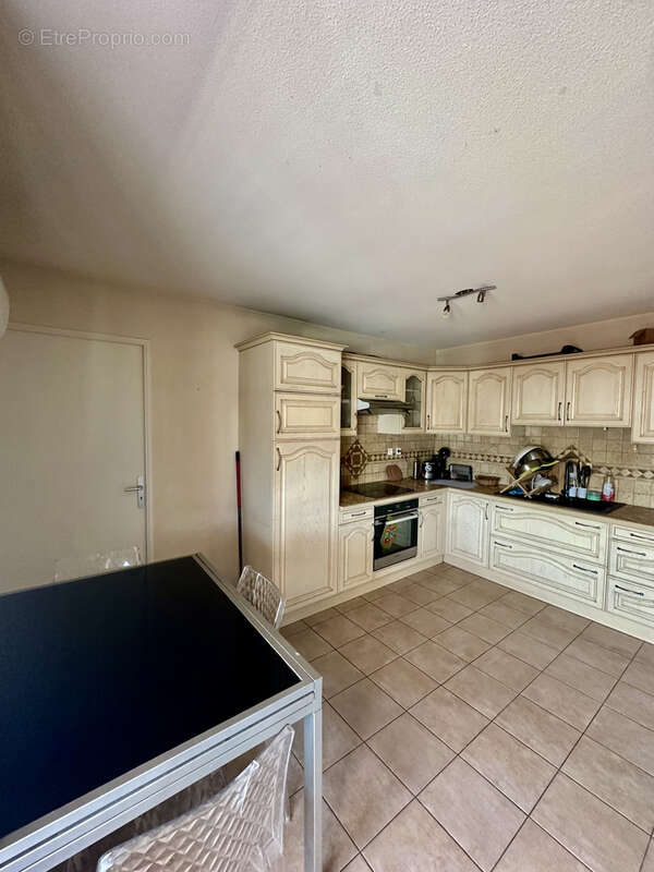 Appartement à MARSEILLE-3E