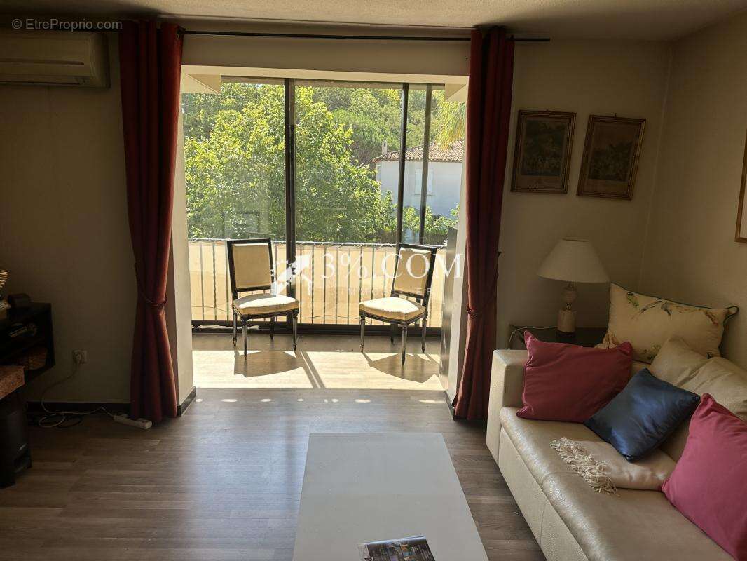 Appartement à COGOLIN