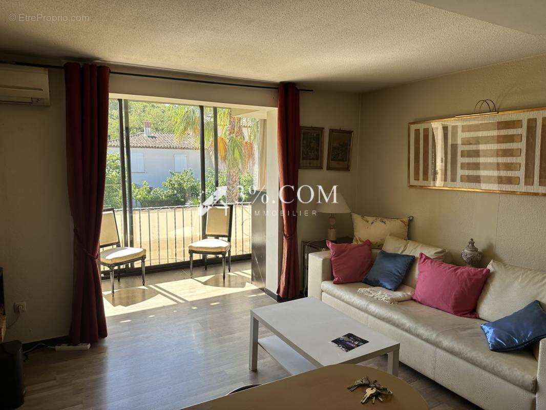 Appartement à COGOLIN