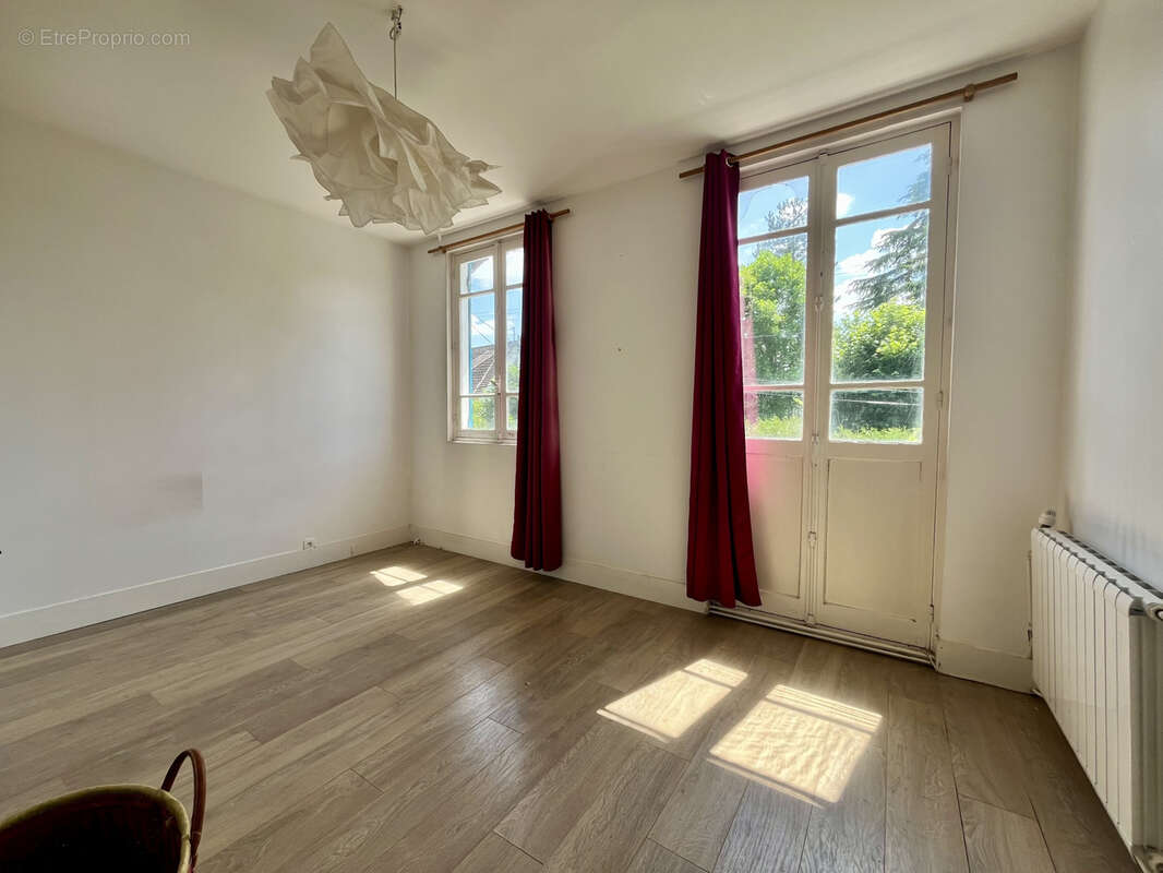 Maison à VAUX-SUR-SEINE