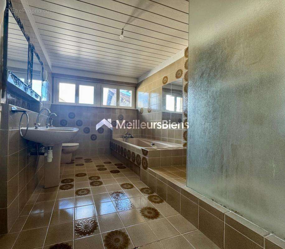 Appartement à VIEUX-CHARMONT