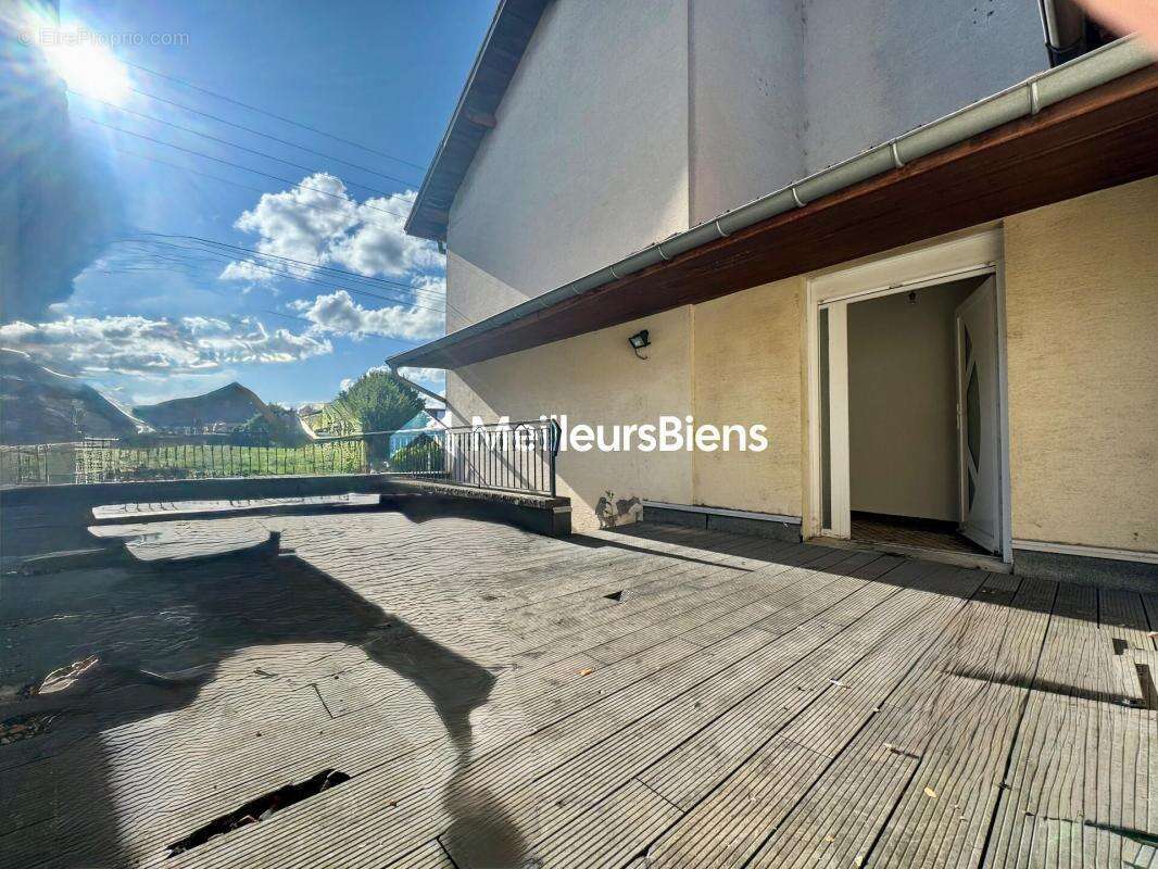 Appartement à VIEUX-CHARMONT