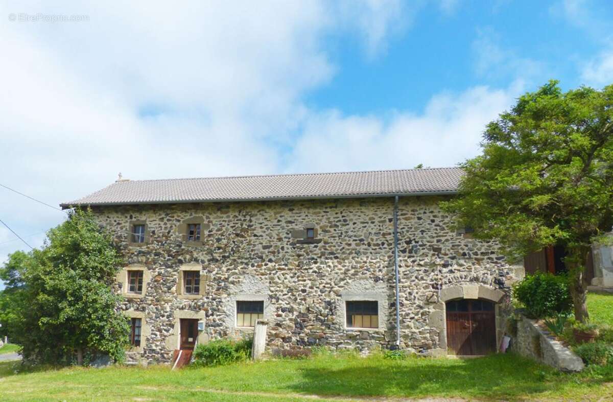 Maison à SAINT-HOSTIEN