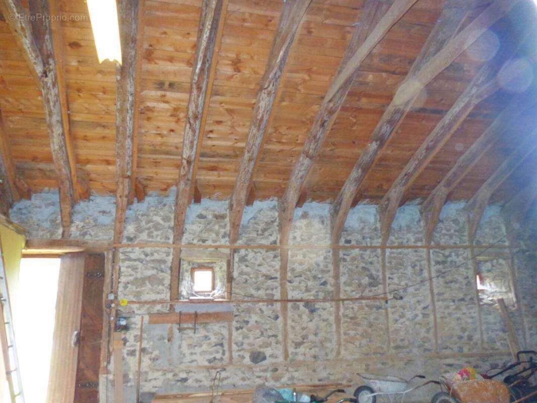 Maison à SAINT-HOSTIEN