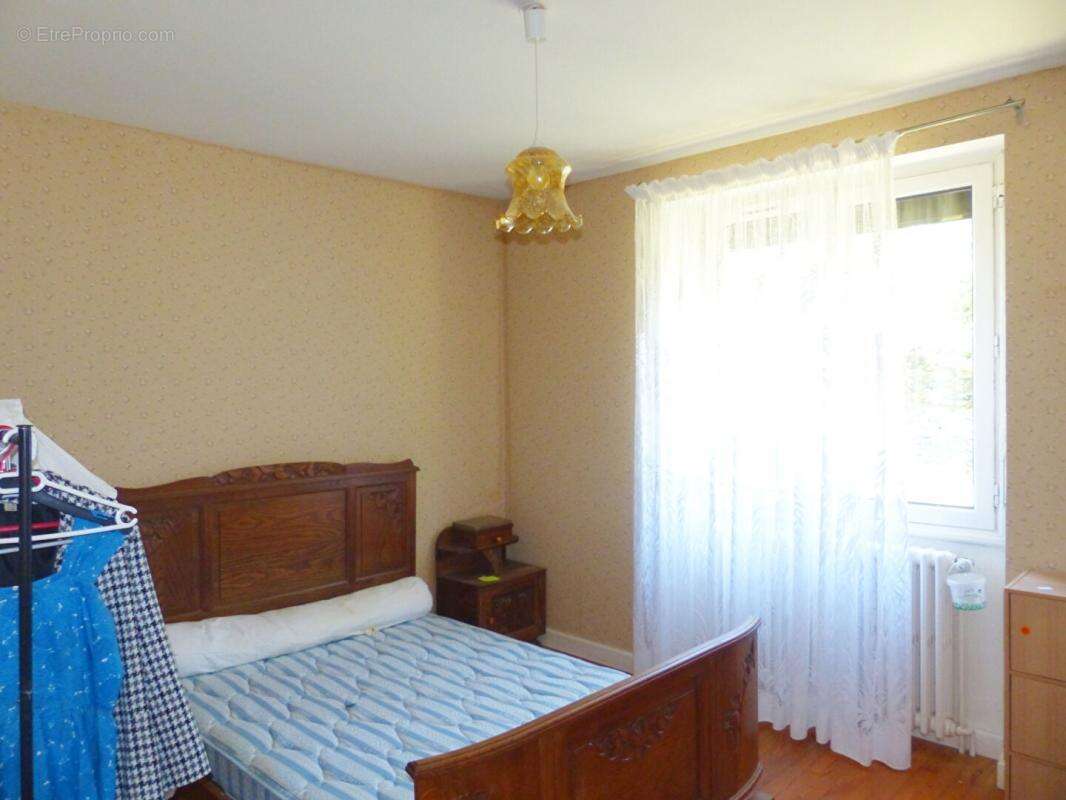 Maison à SAINT-HOSTIEN