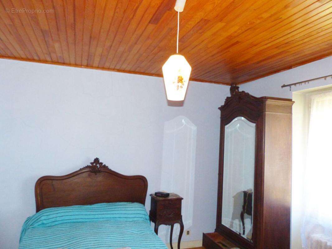 Maison à SAINT-HOSTIEN