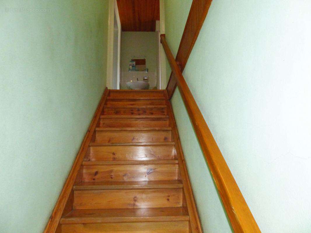 Maison à SAINT-HOSTIEN