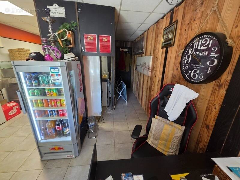 Commerce à SAINT-JULIEN-LES-ROSIERS