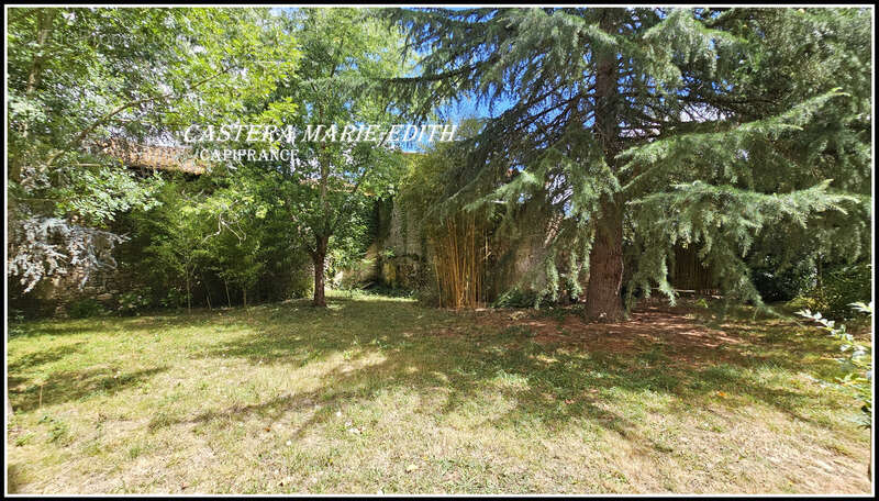 Maison à CASTERA-VERDUZAN