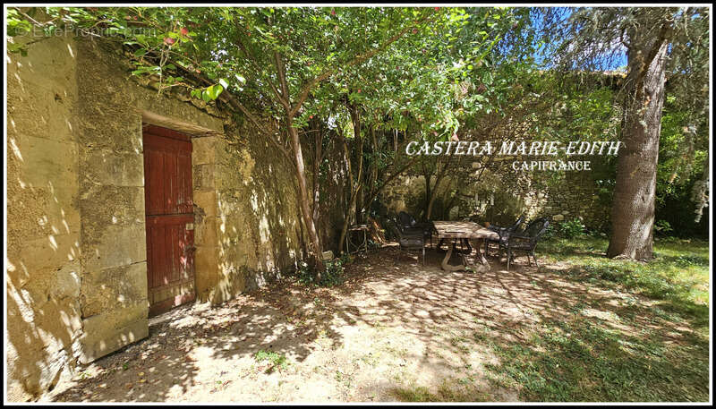 Maison à CASTERA-VERDUZAN