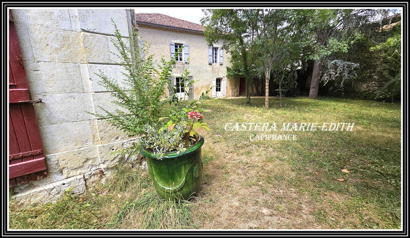 Maison à CASTERA-VERDUZAN