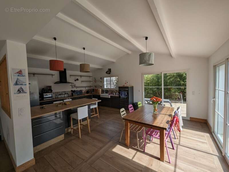 Commerce à LE GRAND-VILLAGE-PLAGE