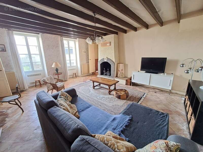 Maison à AUBIE-ET-ESPESSAS