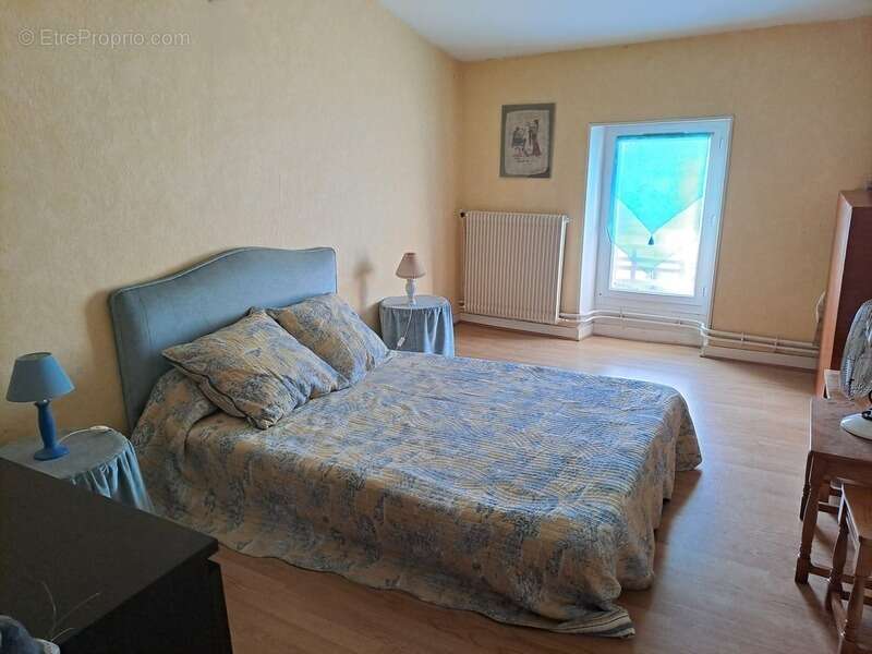 Maison à AUBIE-ET-ESPESSAS