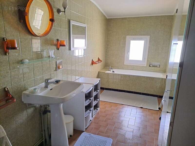 Maison à AUBIE-ET-ESPESSAS