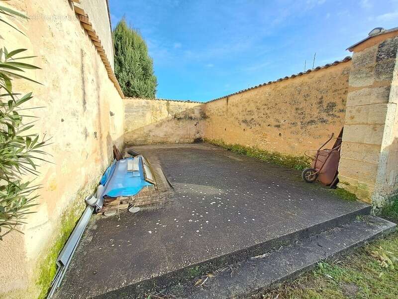 Maison à AUBIE-ET-ESPESSAS