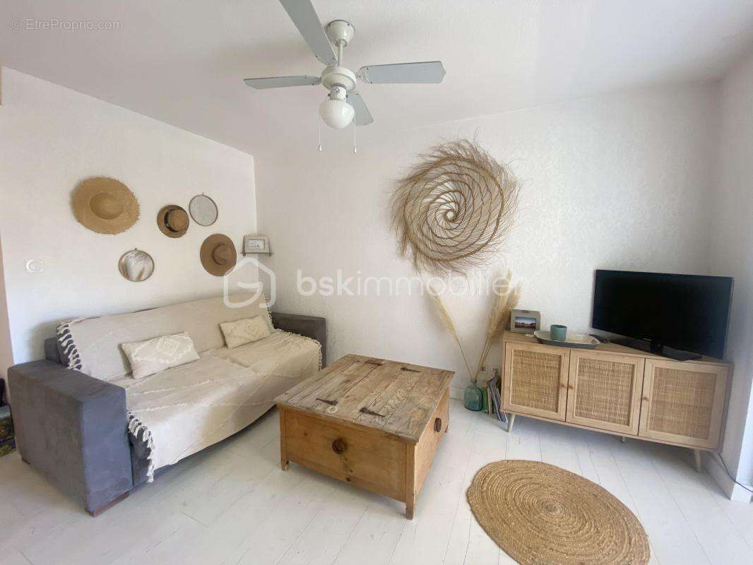 Appartement à SIX-FOURS-LES-PLAGES