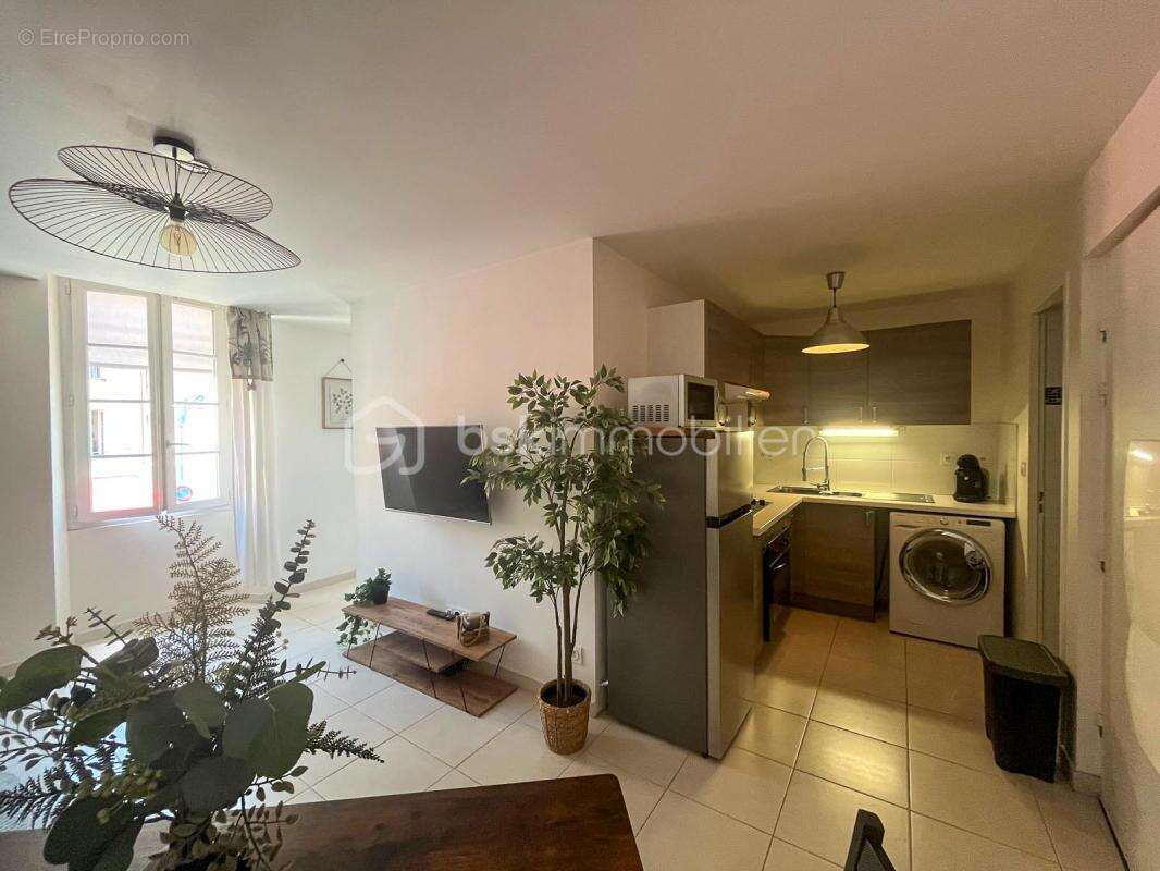 Appartement à LE MUY