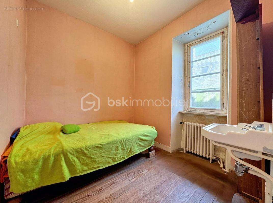 Maison à SAINT-PIERRE-EGLISE