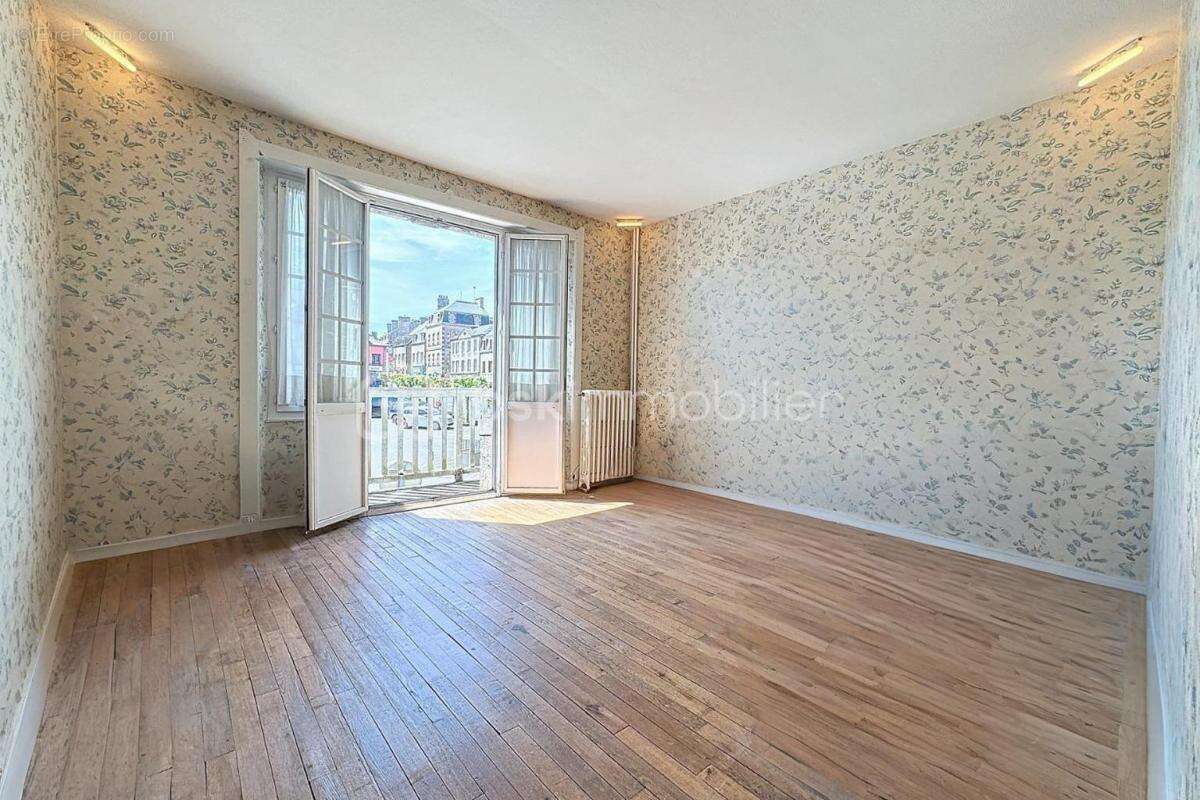 Maison à SAINT-PIERRE-EGLISE