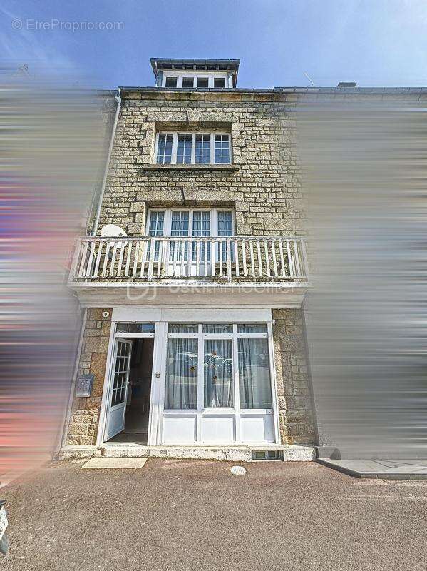 Maison à SAINT-PIERRE-EGLISE