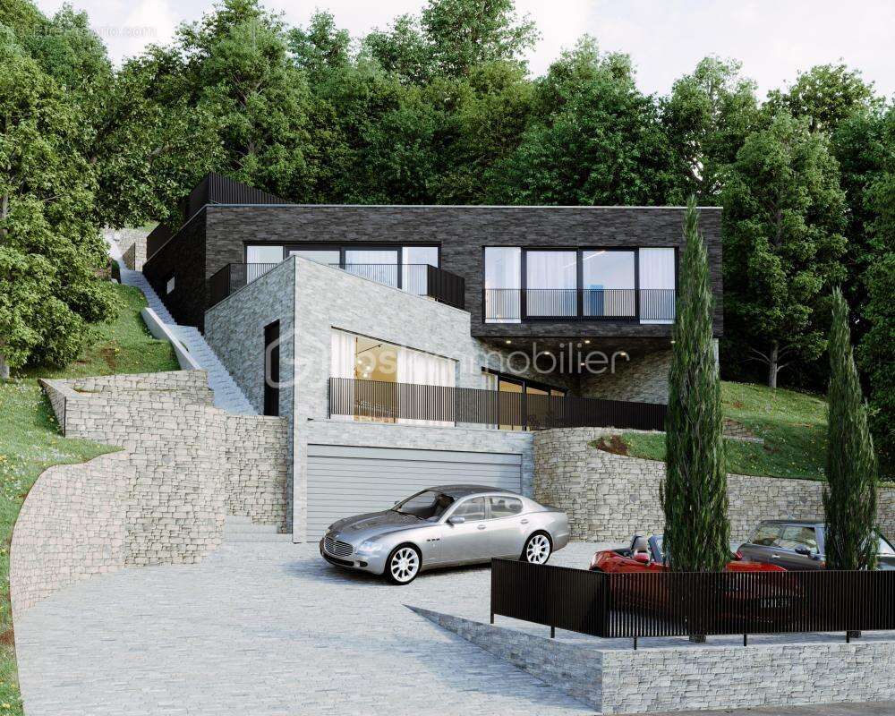 Terrain à CHATEAUNEUF-GRASSE