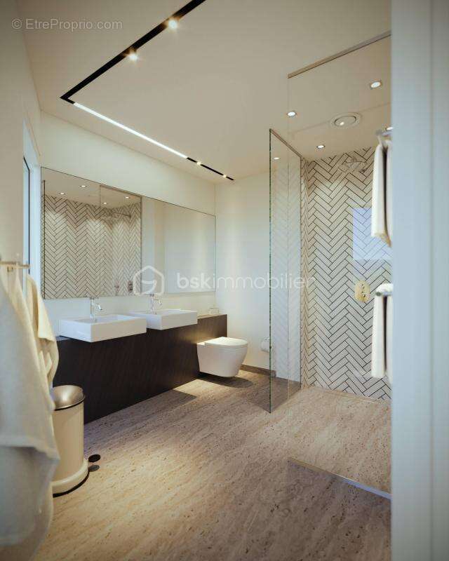 Terrain à CHATEAUNEUF-GRASSE