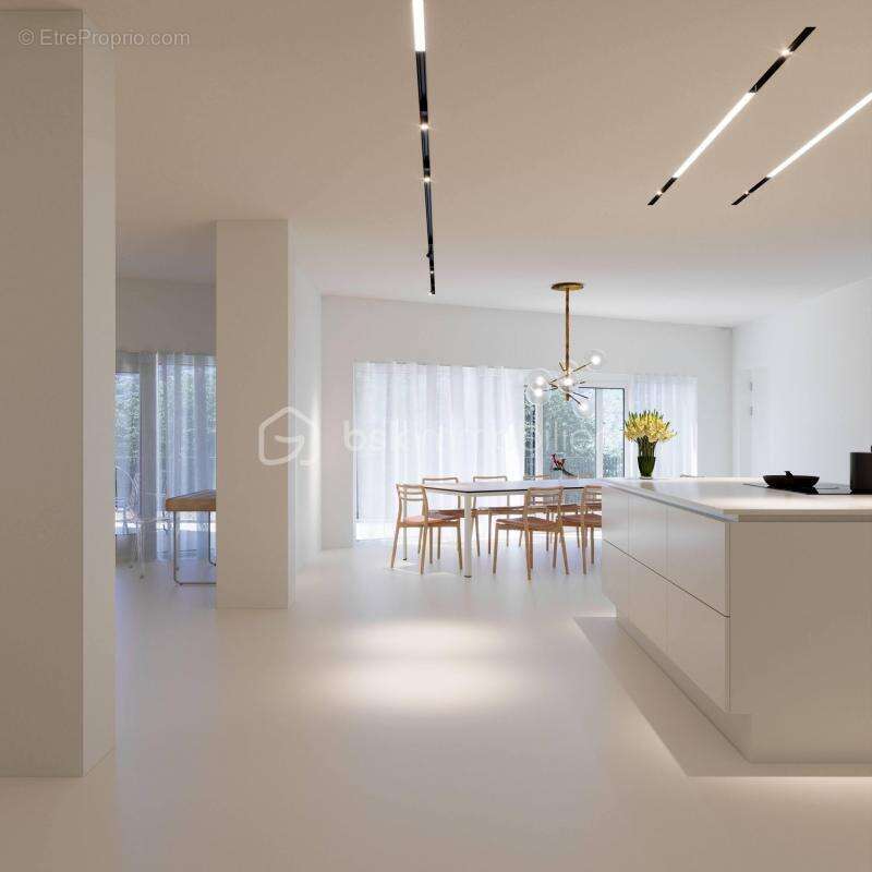 Terrain à CHATEAUNEUF-GRASSE